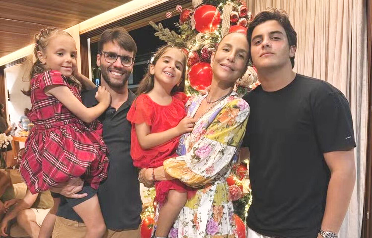 Ivete Sangalo, daniel cady, marcelo cady, helena, marina,  por Redes sociais