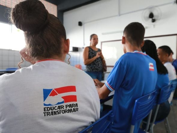 Imagem - Novo plano de carreira dos professores está em discussão entre sindicato e governo