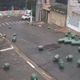 Imagem - Dezenas de botijões caem de caminhão e rolam ladeira abaixo em São Paulo