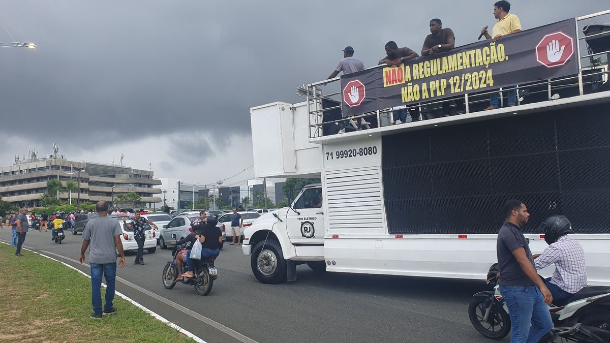 A paralisação dos aplicativos começou às 8h30 e seguiu pela tarde até às 17h