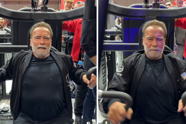Arnold Schwarzenegger treinando