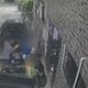 Imagem - Dupla é flagrada assaltando homem com bebê de colo em Salvador