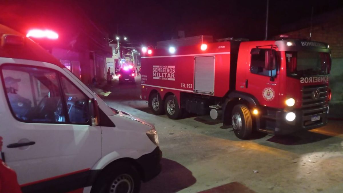 Bombeiros trabalharam mais de 4h para conter chamas