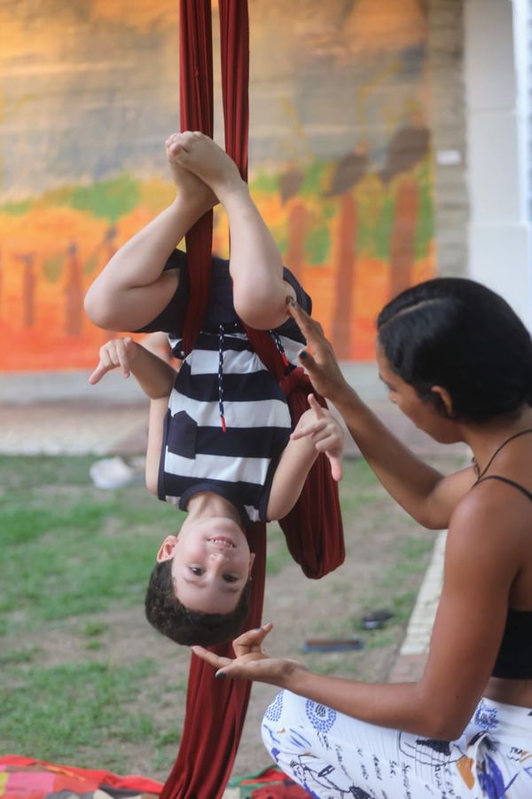 Arthur Garzedin, 4, no tecido acrobático