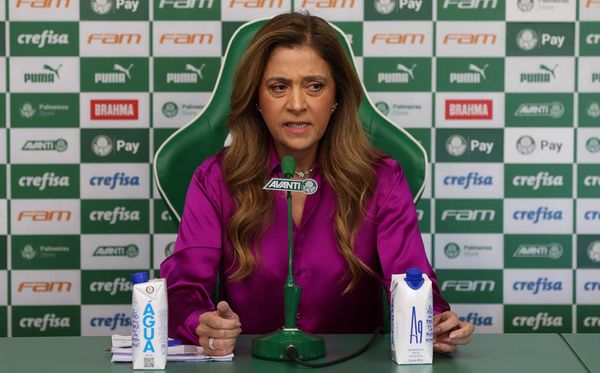 Leila Pereira, presidente do Palmeiras, em entrevista coletiva