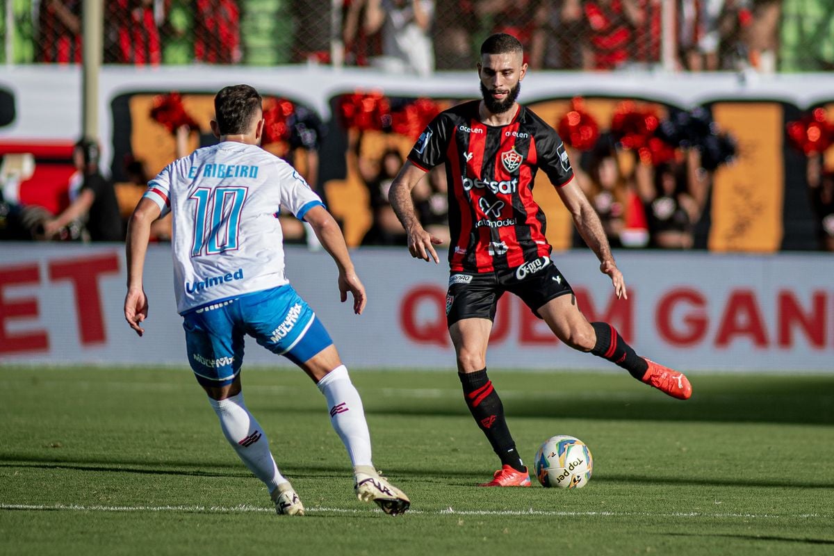 Everton Ribeiro e Wagner Leonardo durante primeiro Ba-Vi das finais do Baianão 2024, no Barradão