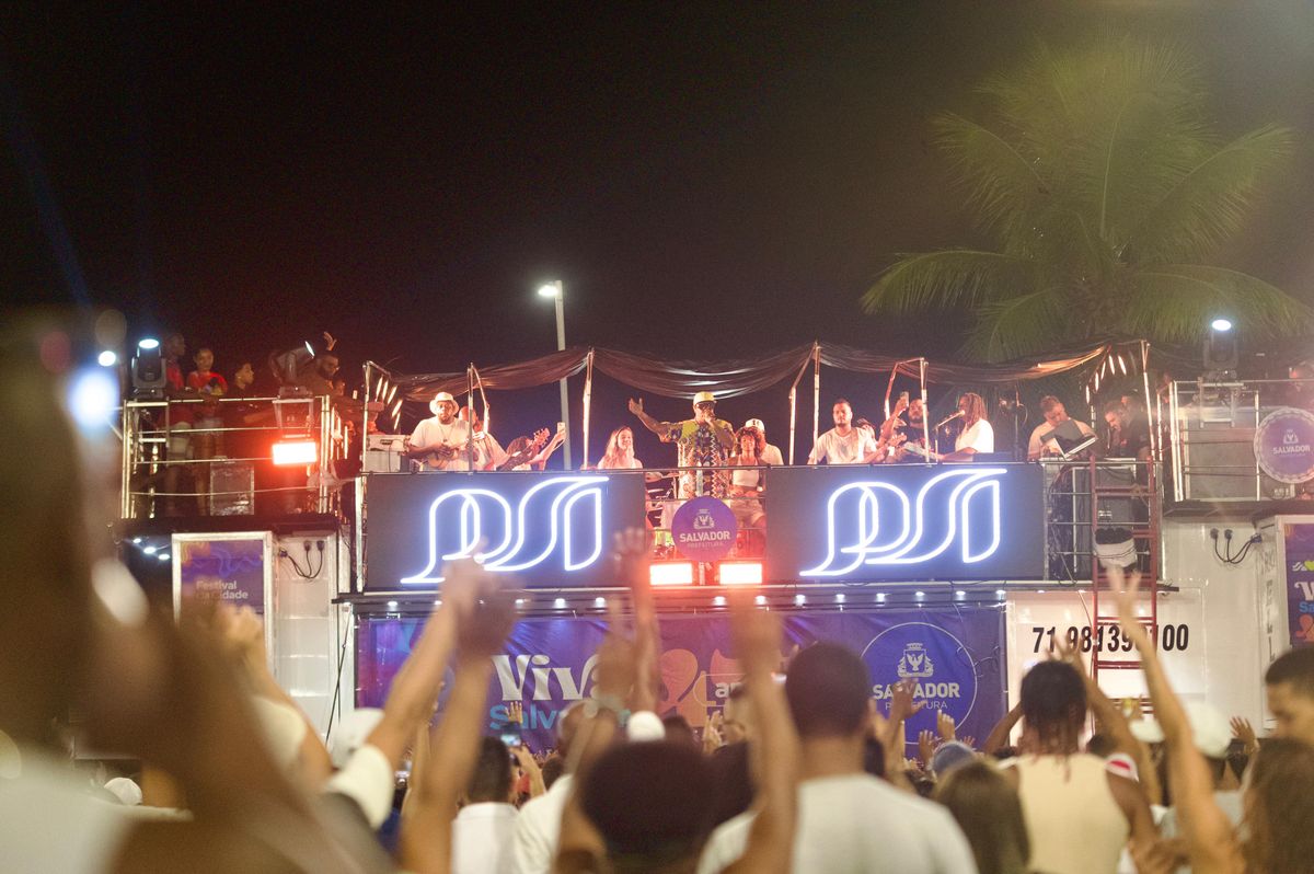 Psirico agita o público de Cajazeiras no Festival Viva Salvador