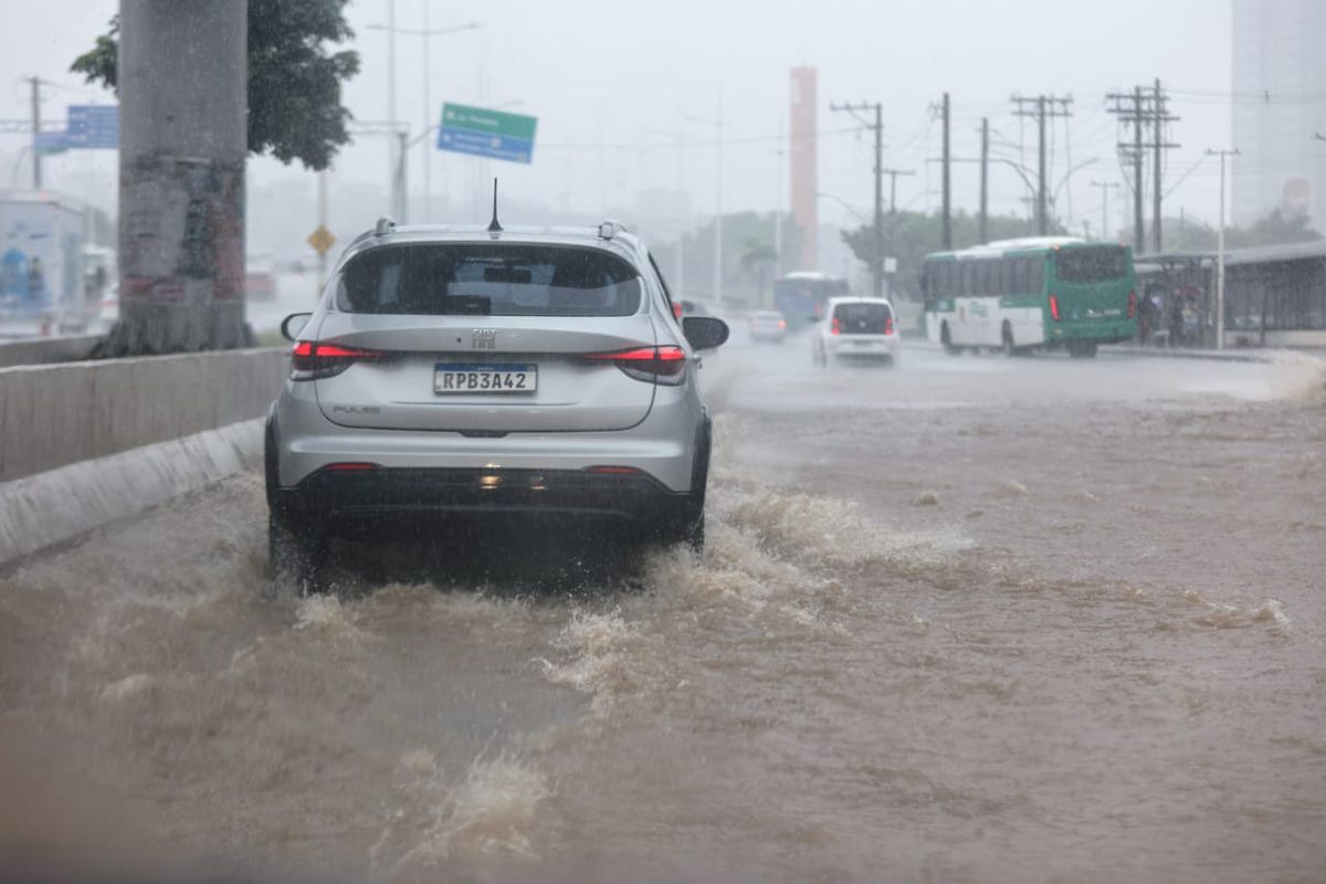 Fortes chuvas atingem a cidade de Salvador