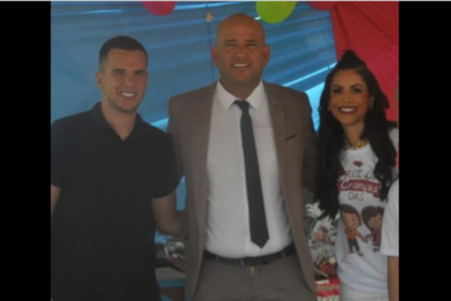 Binho Galinha, filho e esposa por reprodução/ Redes sociais