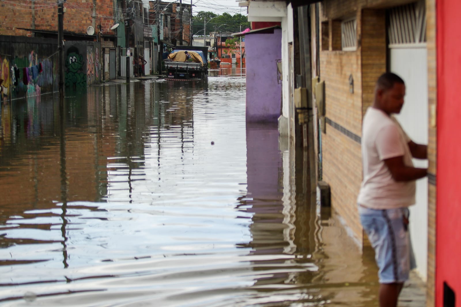 Chuva em Salvador por Arisson Marinho/CORREIO