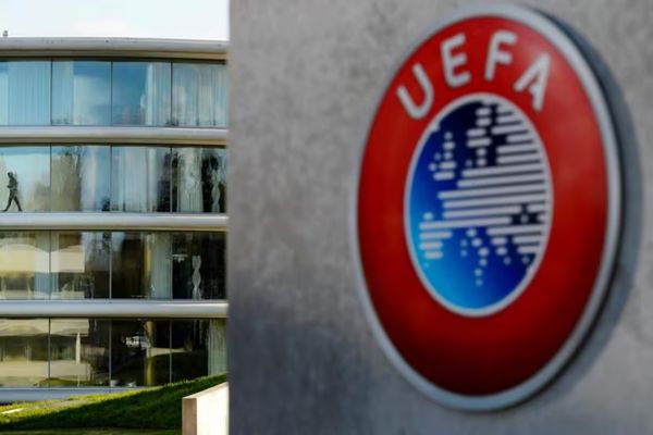 UEFA se compromete a punir atletas que intimidarem árbitros nos jogos da Eurocopa
