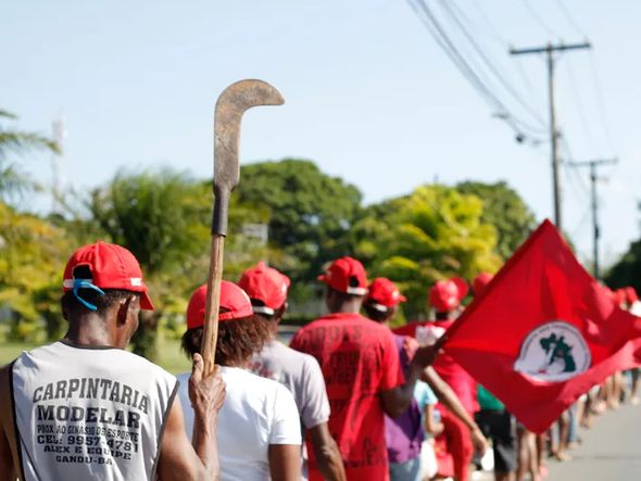 Imagem - Marcha do MST causa congestionamento na Av. Luís Eduardo Magalhães