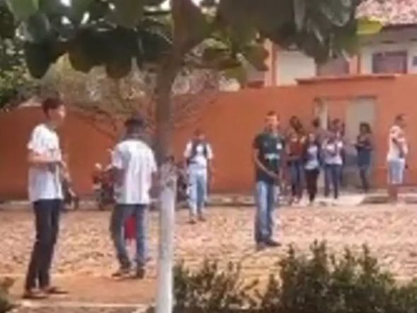 Imagem - Adolescente atira em colega de escola por ciúme da ex