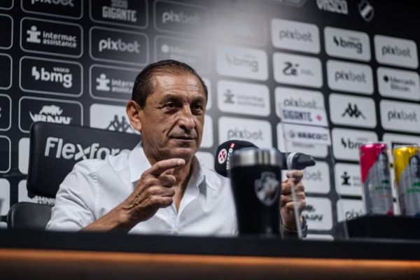 Técnico Ramón Díaz faz comentário machista após jogo do Vasco contra o Red Bull Bragantino