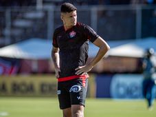 Imagem - Médico do Vitória explica lesão de Camutanga e revela data de cirurgia do zagueiro