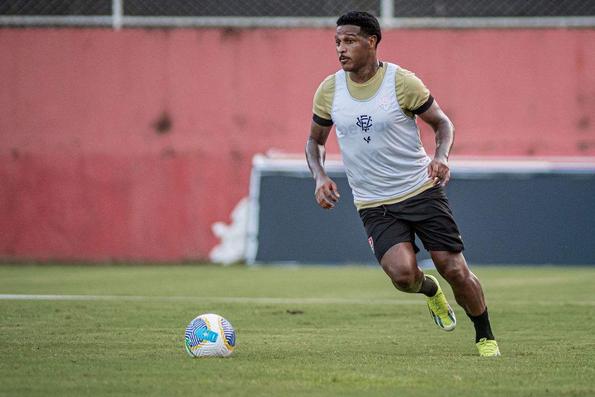 Rodrigo Andrade é uma das armas do meio-campo do Vitória no Ba-Vi no Brasileirão 2024