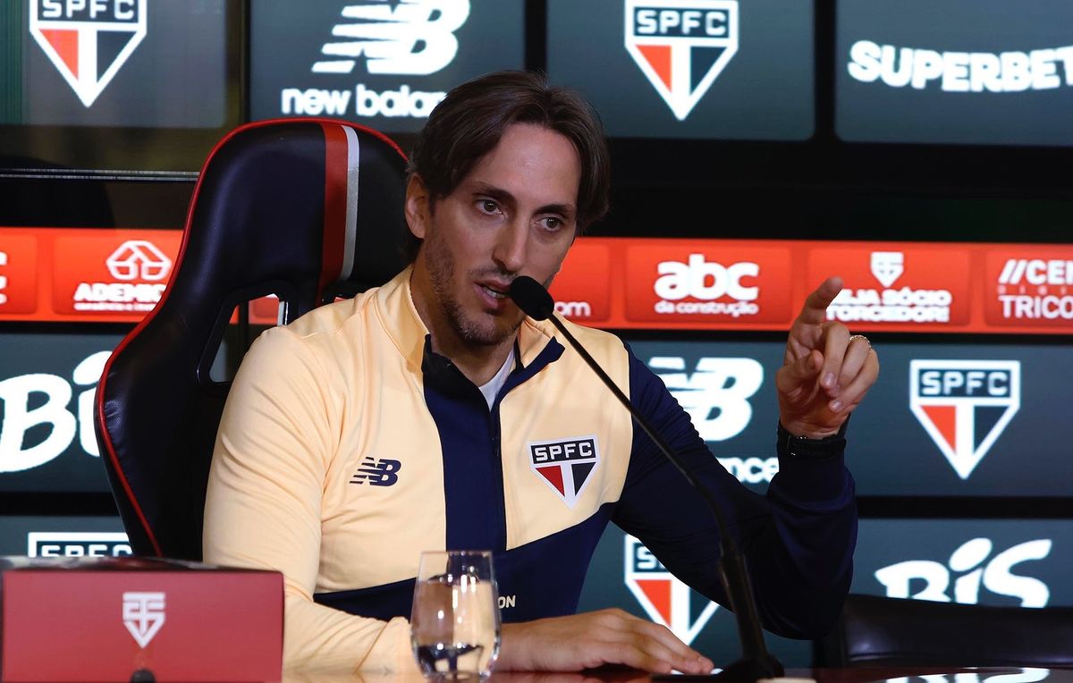 Novo técnico do São Paulo, Zubeldía foi oficialmente apresentado