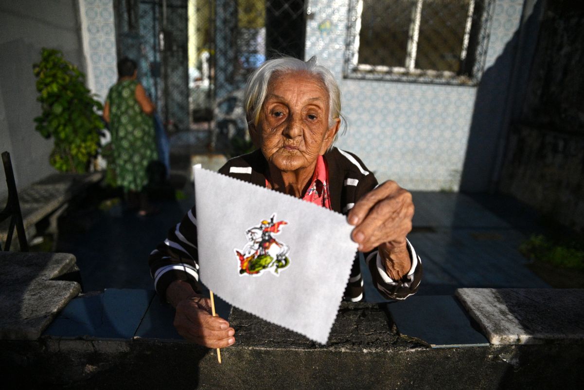 Dona Zezé completa 103 anos hoje