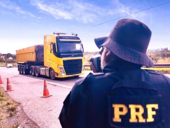 Imagem - PRF realiza operação de segurança viária em pontos críticos das rodovias federais da Bahia