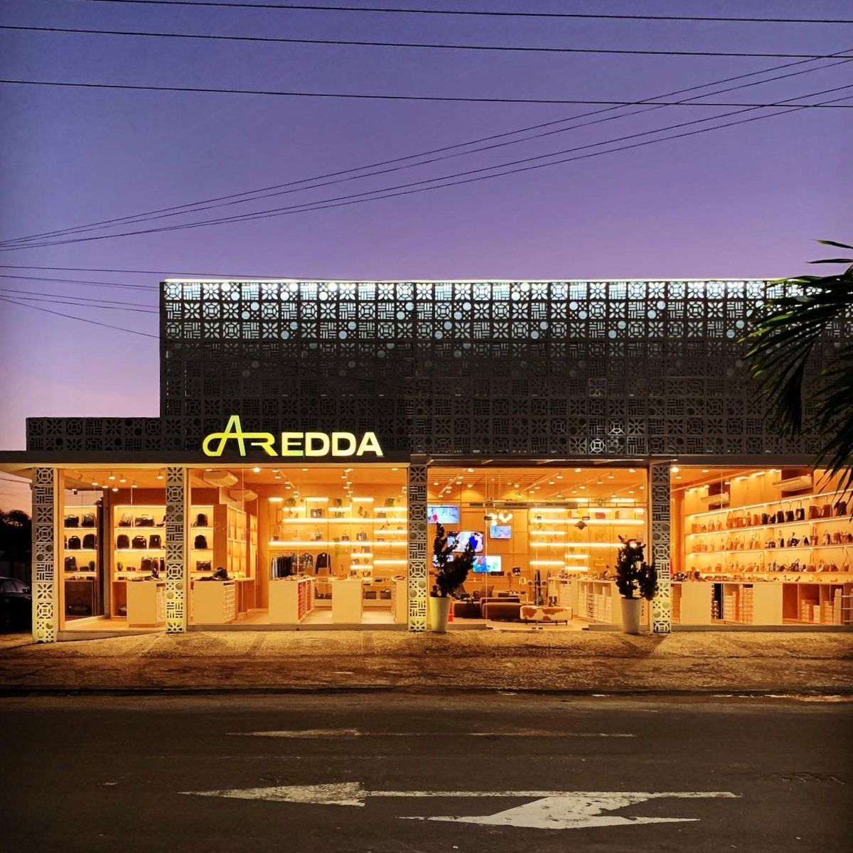 Divulgação  Aredda é  considerada hoje  uma das maiores marcas de bolsas, carteiras e acessórios do Brasil