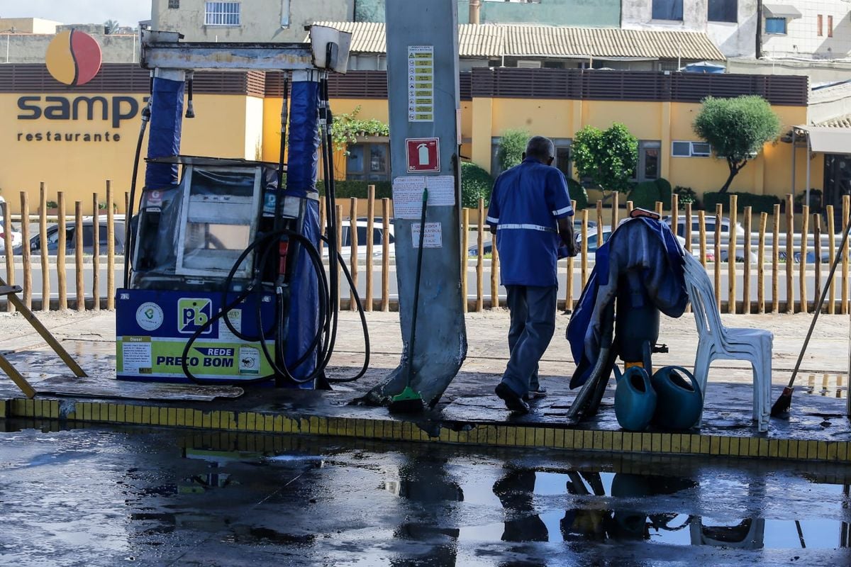 Posto de gasolina na Boca do Rio