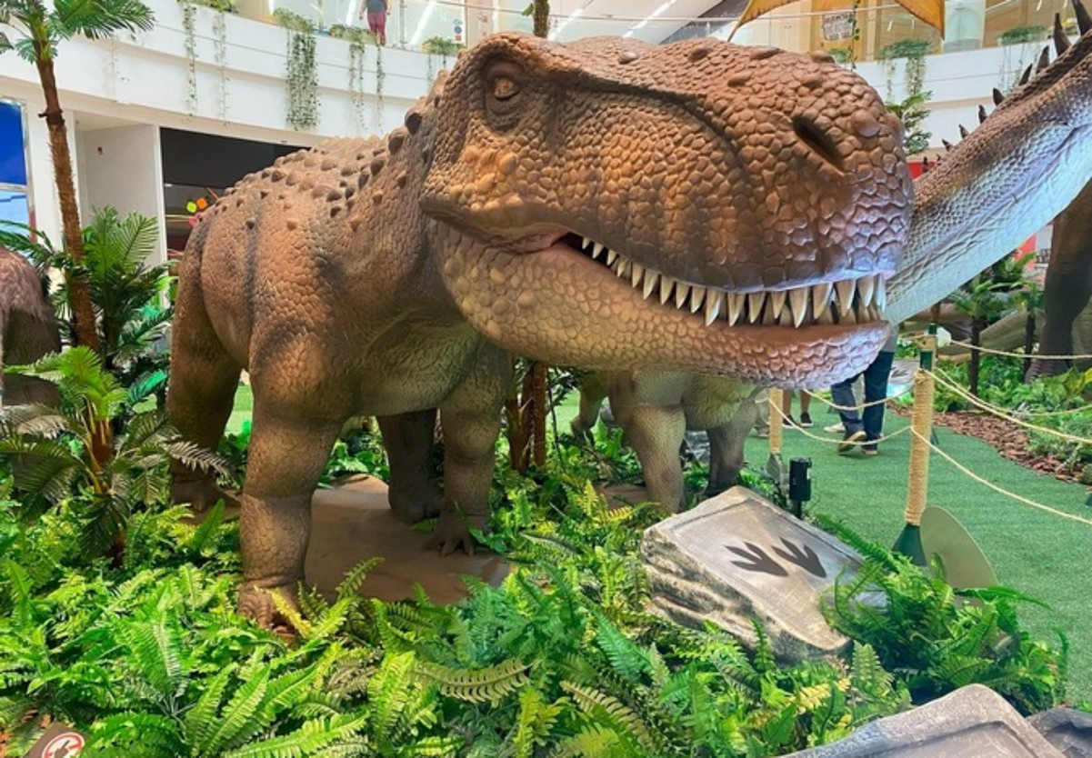 Exposição de dinossauro em Salvador