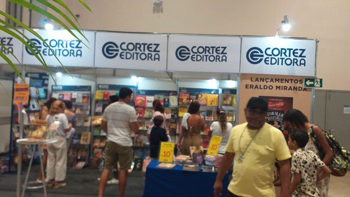 Estande da editora Cortez na Bienal do Livro Bahia 2024