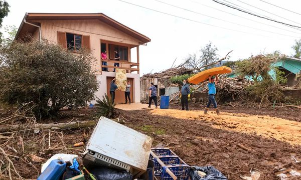 Governador acompanha a visita do presidente em exercício Geraldo Alckmin as cidades atingidas pelas enchentes