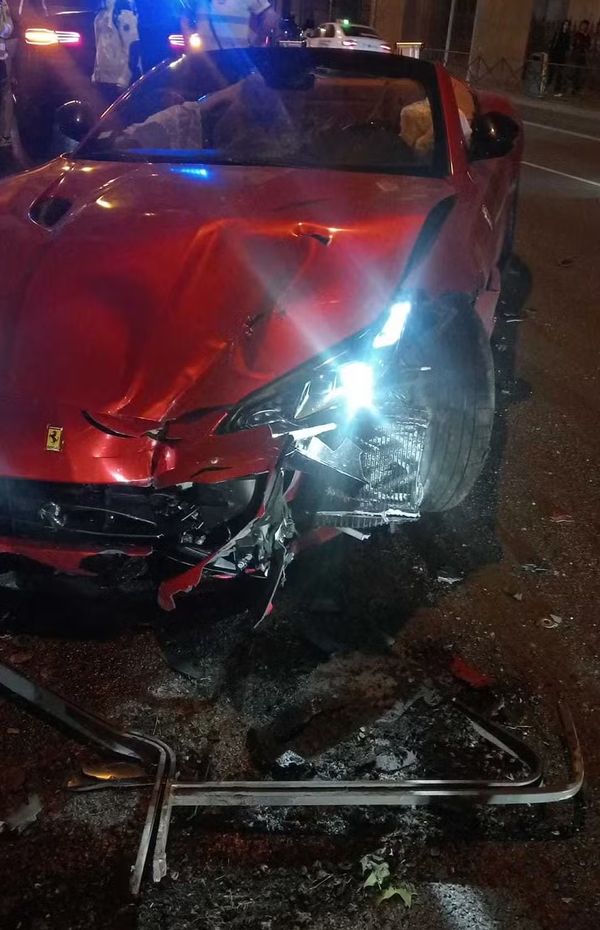 Ferrari de Dyego Sousa ficou destruíd