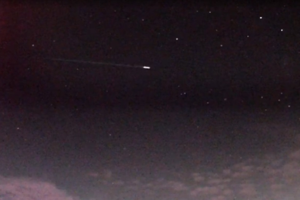 Correio newspaper | Meteor shower from Halley's comet is seen in Brazil ...