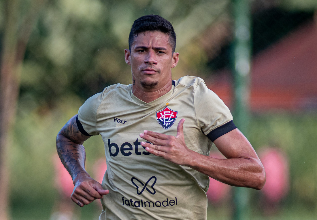 Jornal Correio | Zagueiro Camutanga pode desfalcar o Vitória contra o São  Paulo