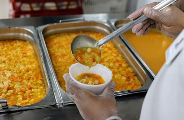 Sopa produzida em hospital de Salvador