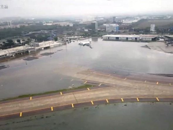 Imagem - Rio inunda aeroporto e causa falta de água potável no RS