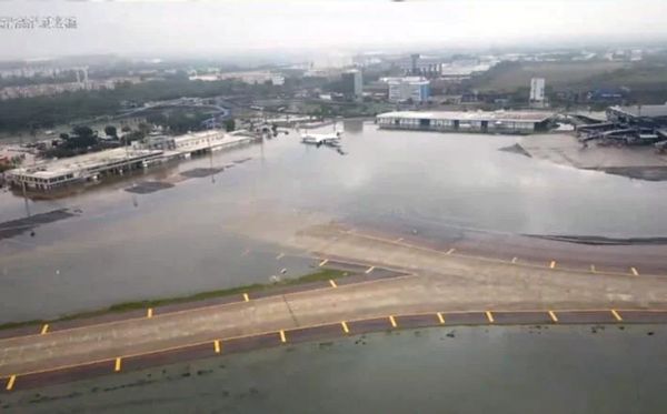 Aeroporto inundou