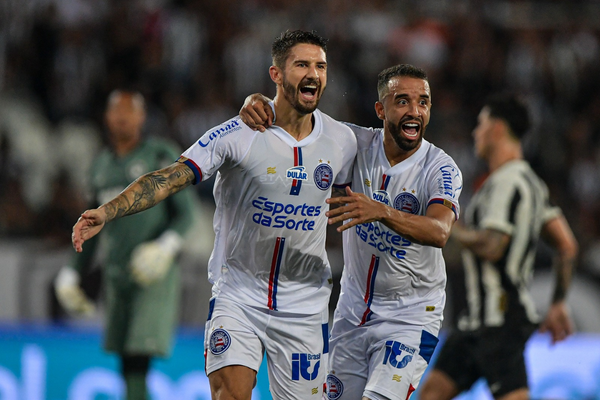 Everaldo marcou o primeiro gol do tricolor contra o Botafogo