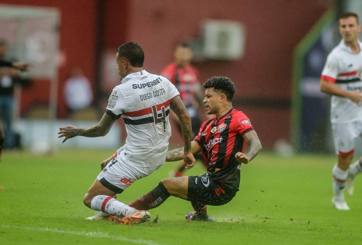 Vitória perde para o São Paulo, no Barradão, no Campeonato Brasileiro