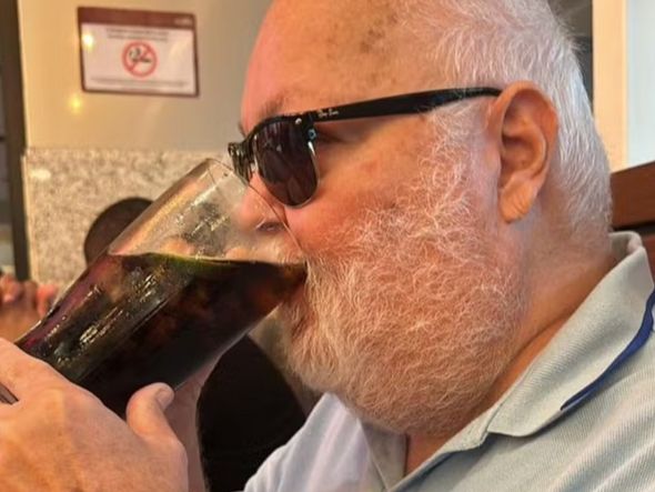Imagem - Mesmo após internação na UTI, aposentado baiano segue bebendo apenas refrigerante