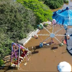 Imagem - Famosos são acusados de disputar likes em meio as enchentes