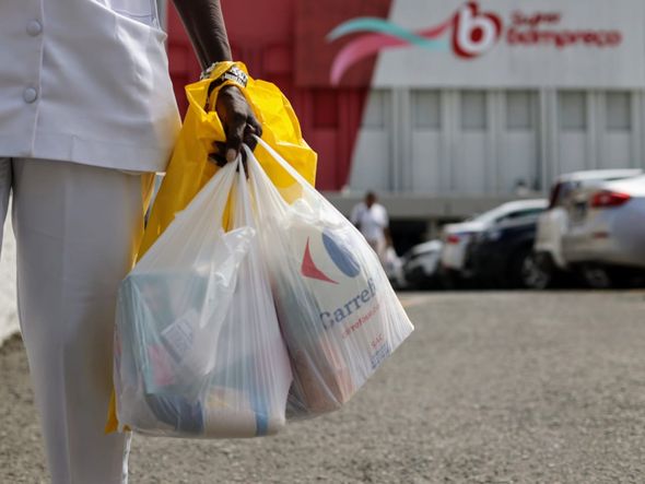 Imagem - Mercados e lojas estão proibidos de oferecer sacolas plásticas em Salvador; entenda nova lei