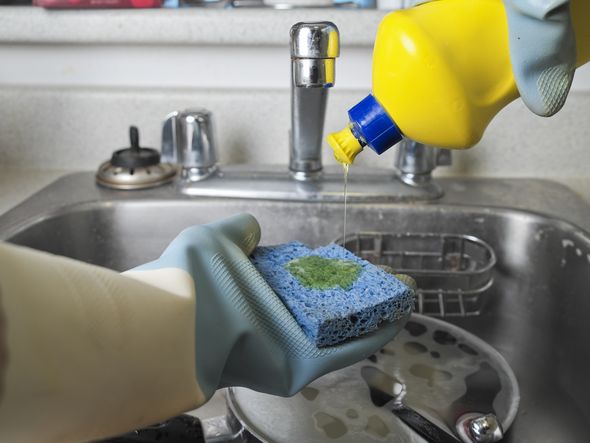 Imagem - Seu detergente está entre os lotes com contaminação biológica? Entenda se há riscos