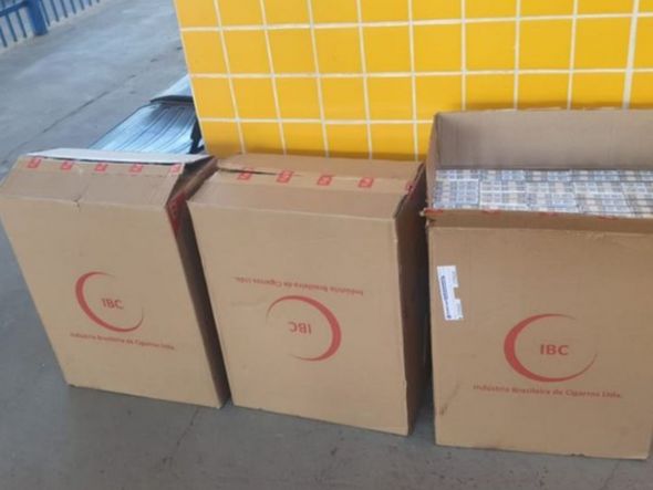 Imagem - PRF apreende 1500 maços de cigarros transportados ilegalmente em em Barreiras