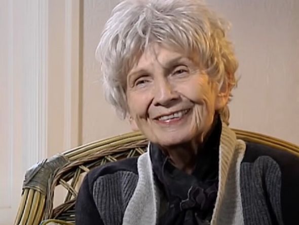 Imagem - Alice Munro, Nobel de literatura, morre aos 92 anos; conheça história da escritora canadense