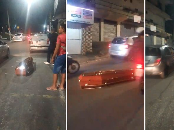 Imagem - Caixão cai no meio da rua durante transporte em Camaçari