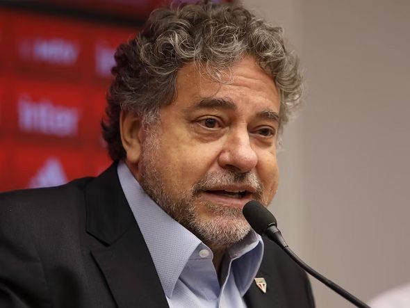 Imagem - Presidente do São Paulo quer continuidade do Brasileirão: 'Parar ajuda em quê?'
