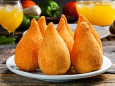 Imagem - Dia da Coxinha: confira 17 lugares para comer o petisco queridinho dos brasileiros