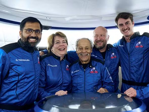 Imagem - Blue Origin faz 1° voo suborbital com 6 tripulantes após falha de motor em 2022