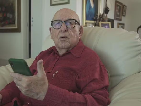 Imagem - Com 99 anos, idoso responde a 3 mil processos e é alvo de operação da PF