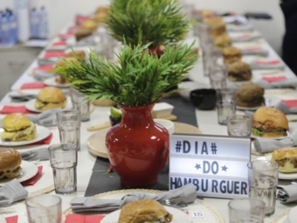 Imagem - Concurso de hambúrgueres leva explosão de aromas e sabores para redação do CORREIO