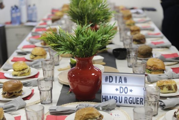 Concurso do CORREIO celebra o Dia Mundial do Hambúrguer