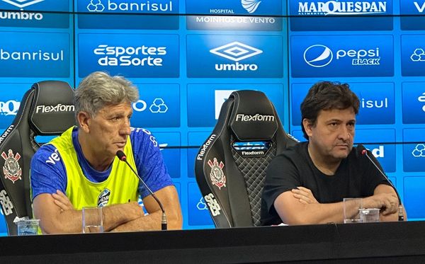 Renato Gaúcho concedeu entrevista coletiva ao lado do presidente do Grêmio, Alberto Guerra